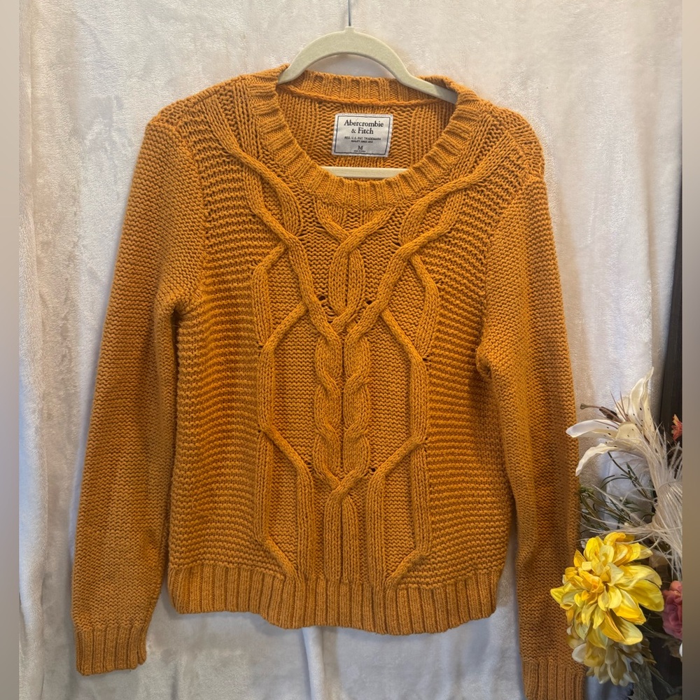 Abercrombie & Fitch Cable Knit Sweater Gold Orange Crewneck size M Women